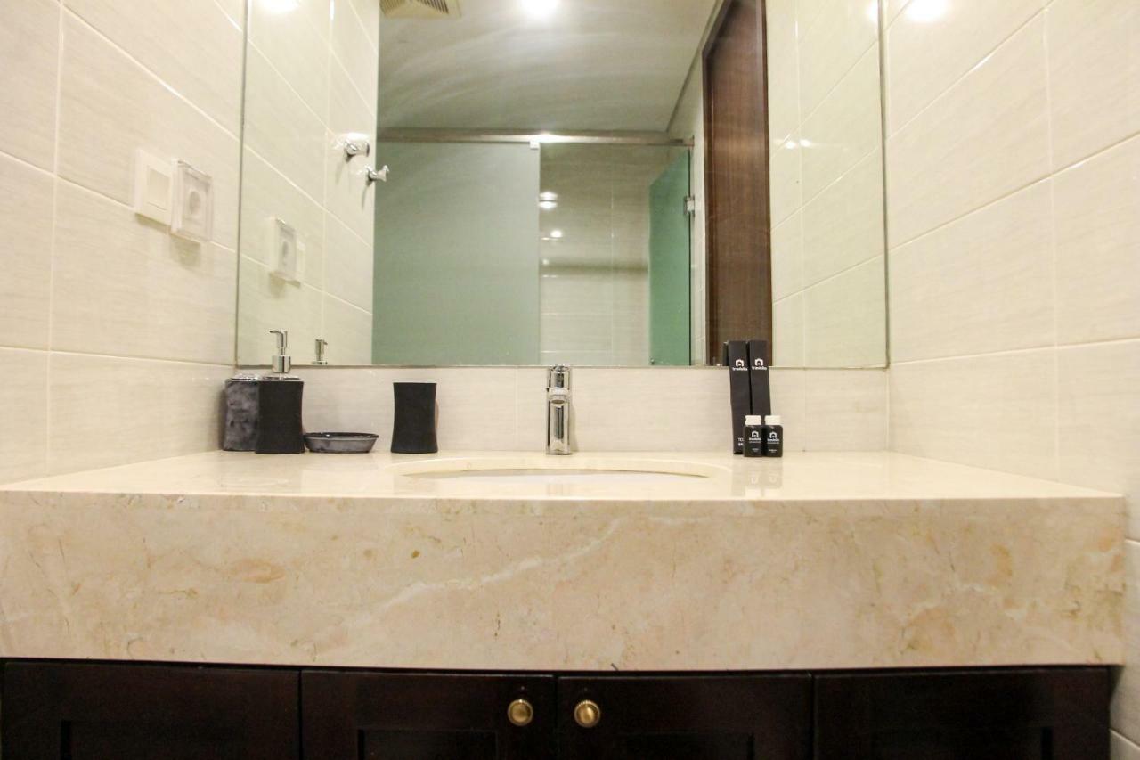 Elegant 1Br Kemang Village Apartment By Travelio 자카르타 외부 사진